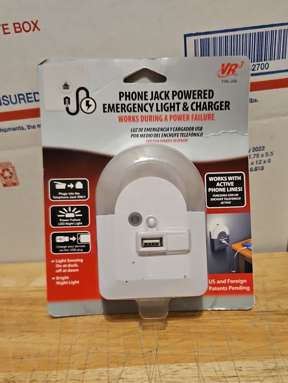 Phone Jack Emergency Light & USB Charger - White